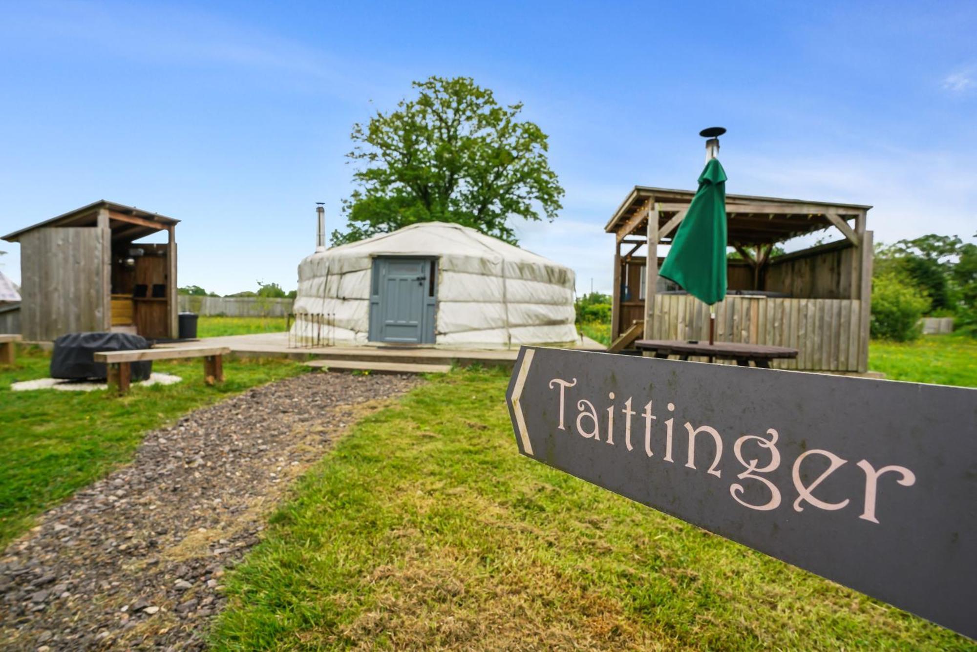 Отель Glamp And Tipple Ltd Great Ellingham Экстерьер фото