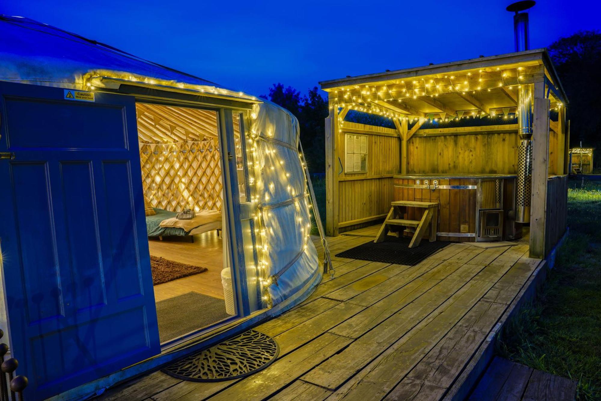 Отель Glamp And Tipple Ltd Great Ellingham Экстерьер фото