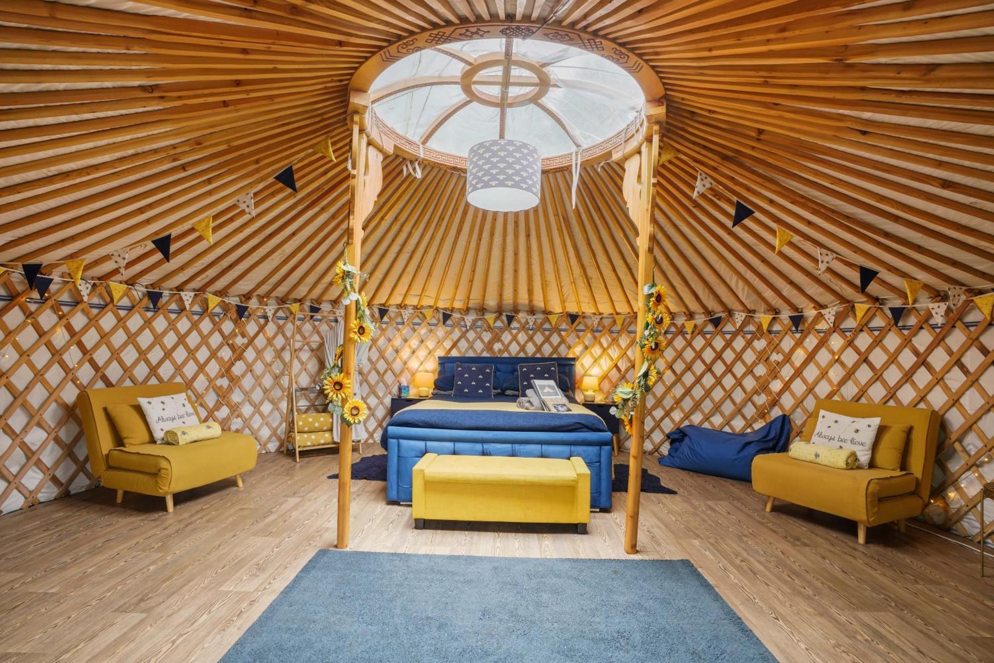 Отель Glamp And Tipple Ltd Great Ellingham Экстерьер фото