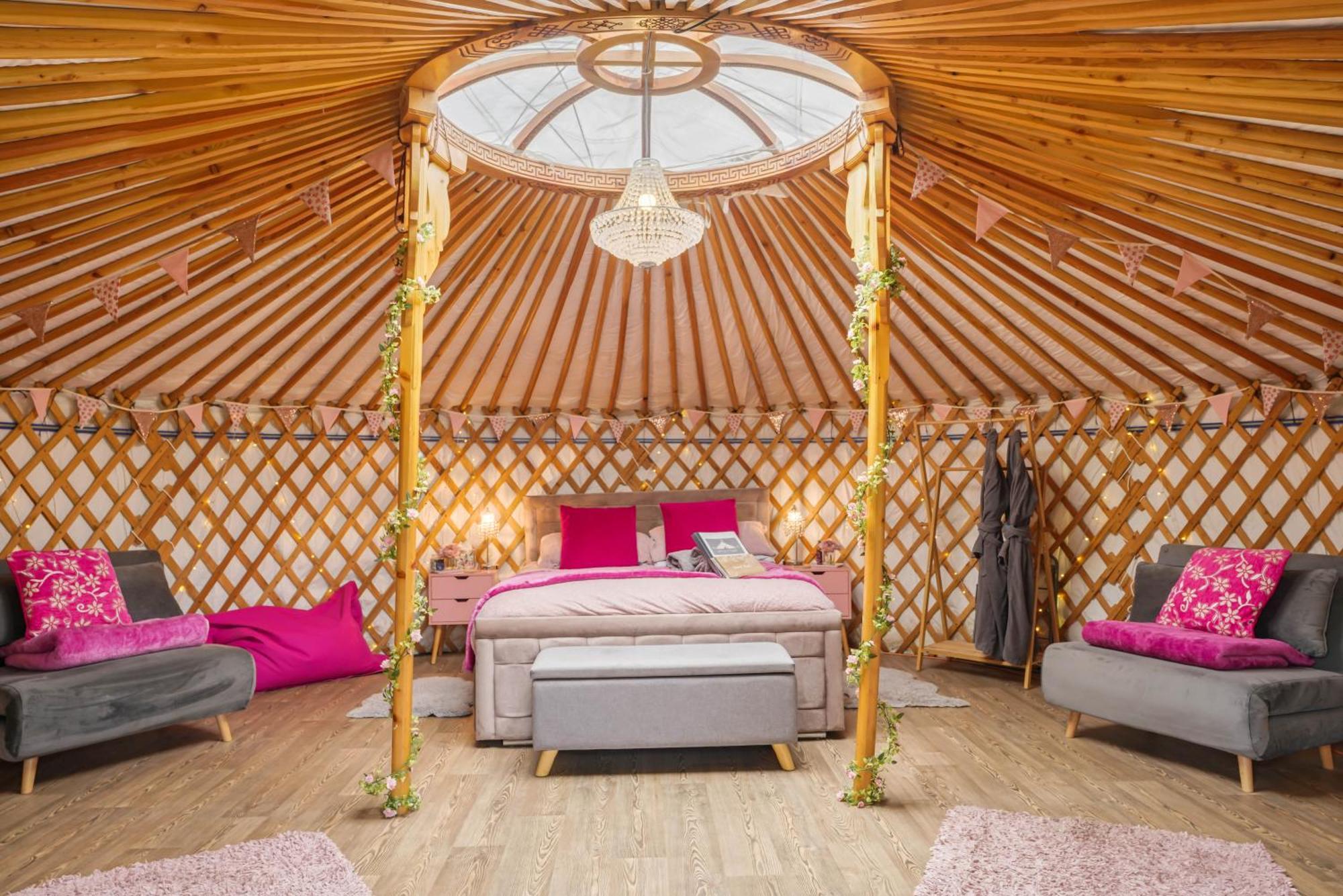 Отель Glamp And Tipple Ltd Great Ellingham Экстерьер фото